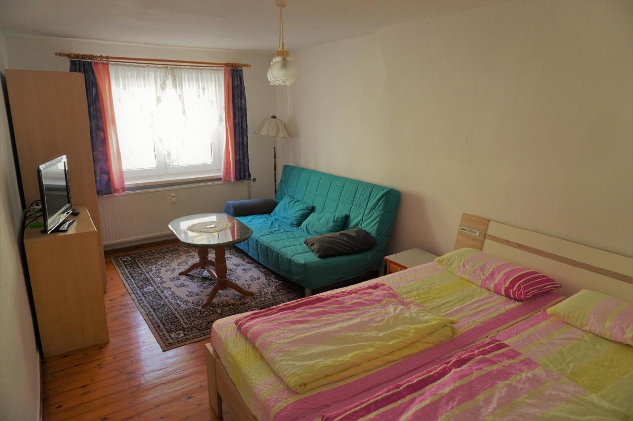 Ferienwohnung Haubner Neukieritzsch エクステリア 写真